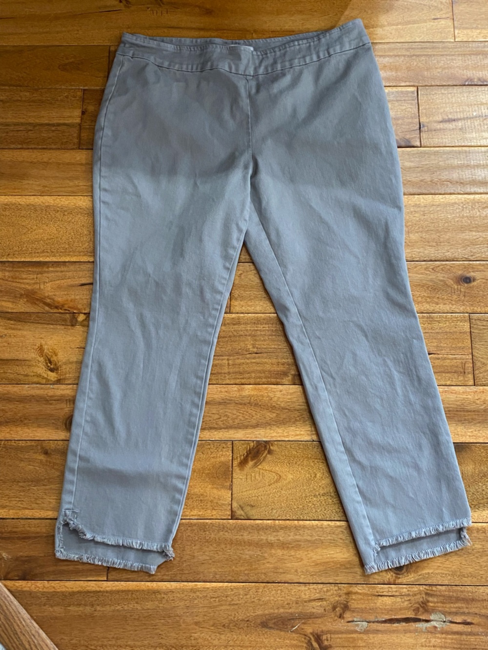 NIC+ZOE Light Gray Skinny Ankle Pants